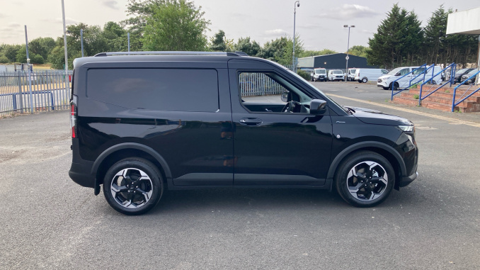 Ford Transit Courier Diesel 1.5 EcoBlue Active Van - Image 9